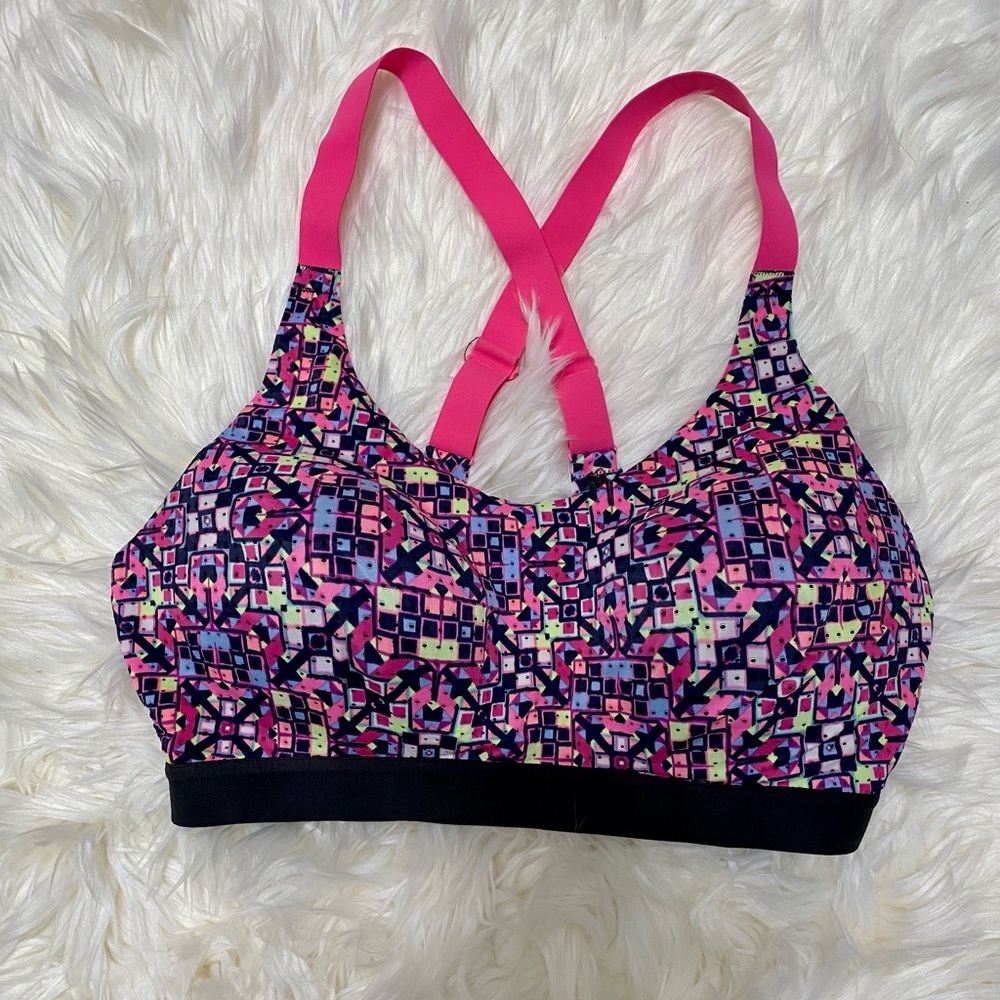 Victoria's Secret VSX SPORT strappy sports bra crop top molded 32D